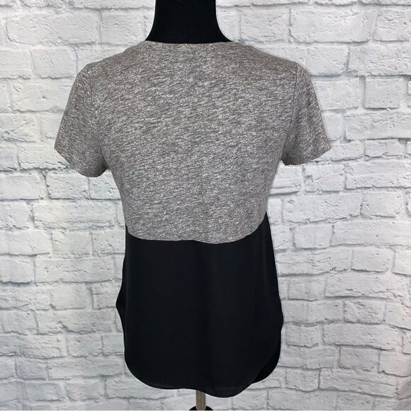 Express scoopneck short sleeve Top with sheer bottom hem grey & black sz XS - Picture 13 of 13
